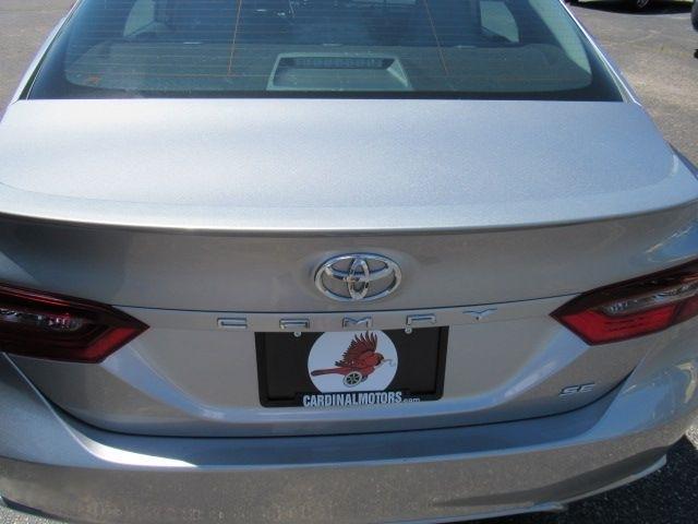 Toyota Camry SE 2022