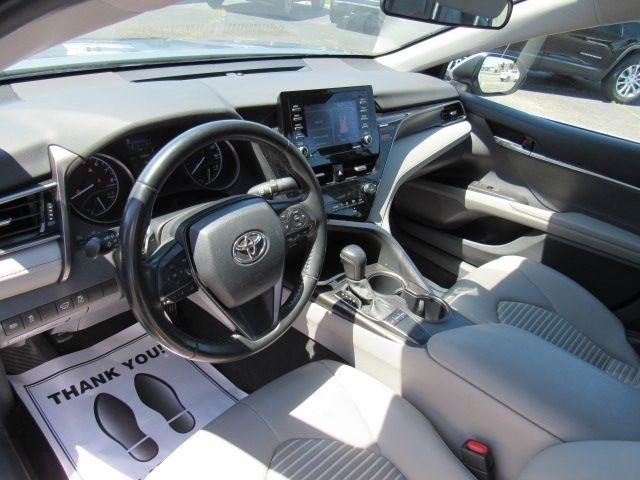 Toyota Camry SE 2022