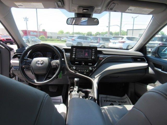 Toyota Camry SE 2022