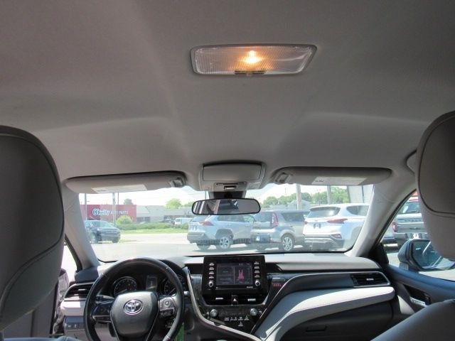 Toyota Camry SE 2022