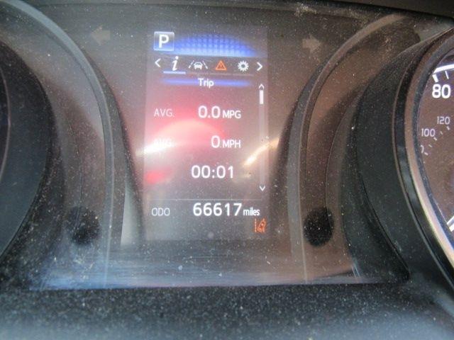 Toyota Camry SE 2022