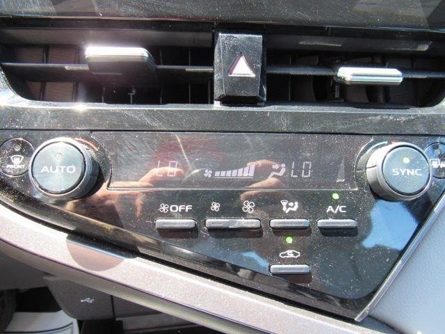 Toyota Camry SE 2022