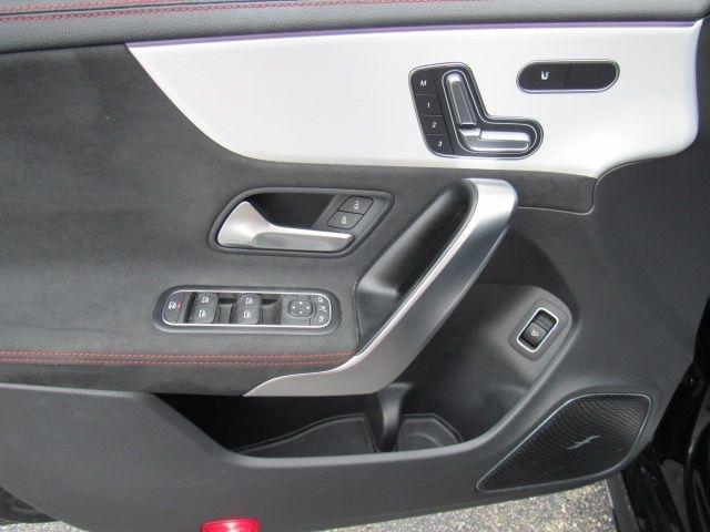 Mercedes-Benz CLA-Class CLA250 4MATIC 2024