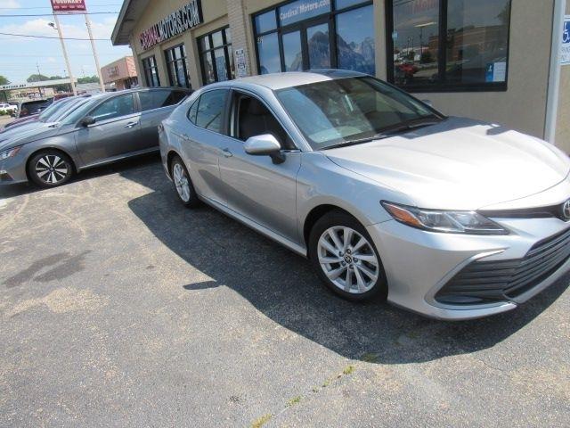 Toyota Camry LE 2021