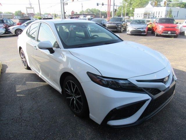 2022 Toyota Camry SE Nightshade Edition