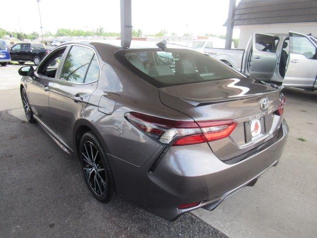 Toyota Camry SE Nightshade Edition 2022