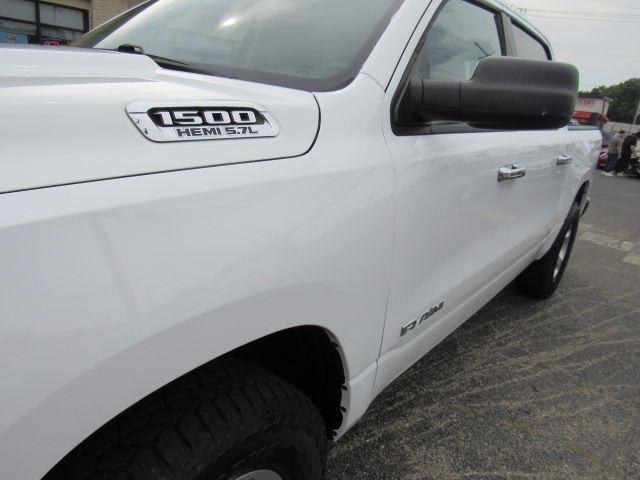 RAM 1500 Tradesman Crew Cab SB 4WD 2019