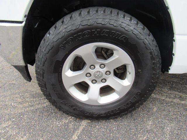 RAM 1500 Tradesman Crew Cab SB 4WD 2019