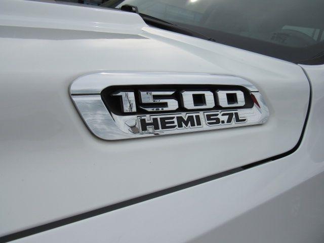 RAM 1500 Tradesman Crew Cab SB 4WD 2019