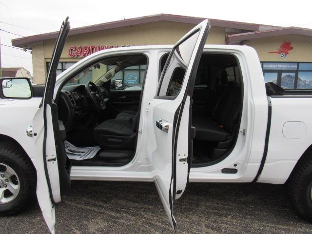 RAM 1500 Tradesman Crew Cab SB 4WD 2019