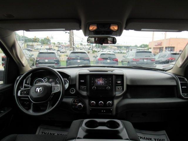 RAM 1500 Tradesman Crew Cab SB 4WD 2019