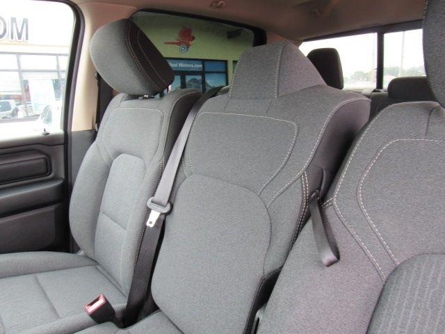 RAM 1500 Tradesman Crew Cab SB 4WD 2019