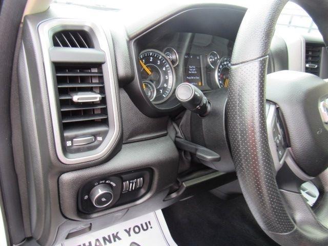 RAM 1500 Tradesman Crew Cab SB 4WD 2019