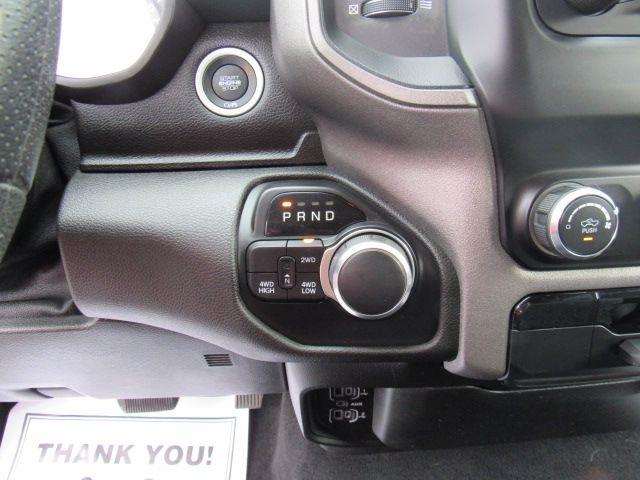 RAM 1500 Tradesman Crew Cab SB 4WD 2019
