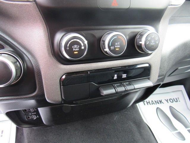 RAM 1500 Tradesman Crew Cab SB 4WD 2019
