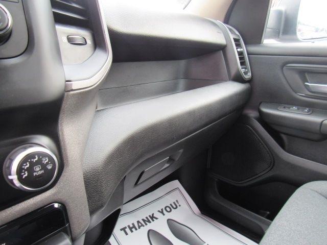 RAM 1500 Tradesman Crew Cab SB 4WD 2019