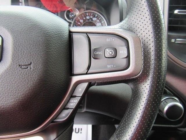 RAM 1500 Tradesman Crew Cab SB 4WD 2019