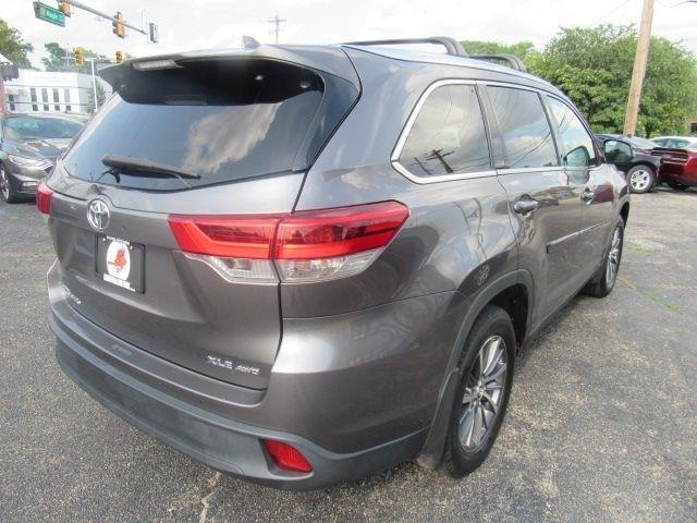 Toyota Highlander XLE AWD V6 2019