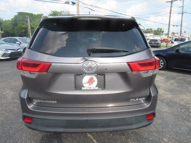 Toyota Highlander XLE AWD V6 2019