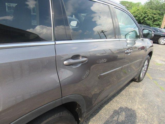 Toyota Highlander XLE AWD V6 2019
