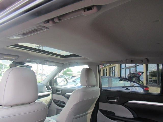Toyota Highlander XLE AWD V6 2019