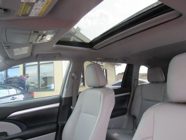 Toyota Highlander XLE AWD V6 2019