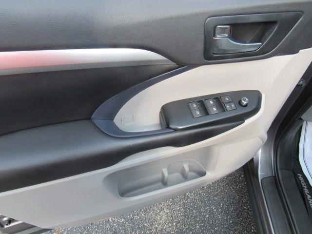 Toyota Highlander XLE AWD V6 2019
