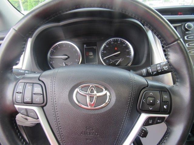 Toyota Highlander XLE AWD V6 2019