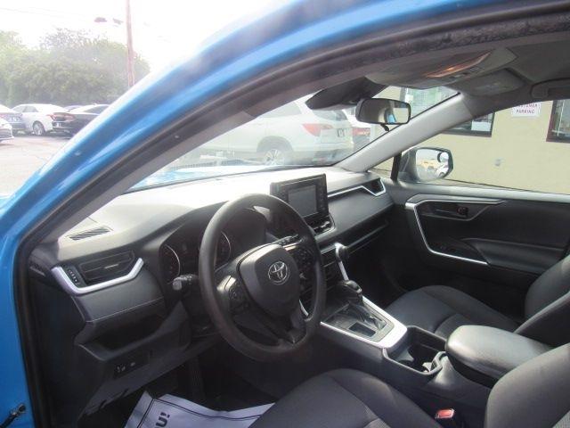Toyota RAV4 LE 2019