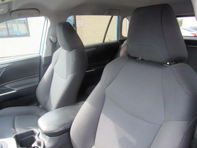 Toyota RAV4 LE 2019