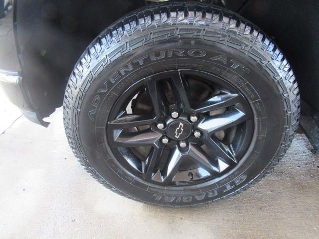Chevrolet Silverado 1500 Custom Trail Boss Crew Cab Long Box 4WD 2019