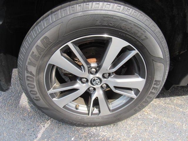 Toyota RAV4 XLE AWD 2018