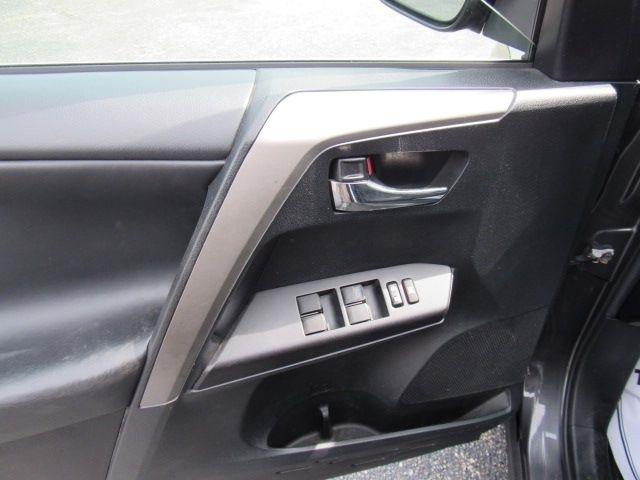 Toyota RAV4 XLE AWD 2018