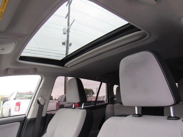 Toyota RAV4 XLE FWD 2018
