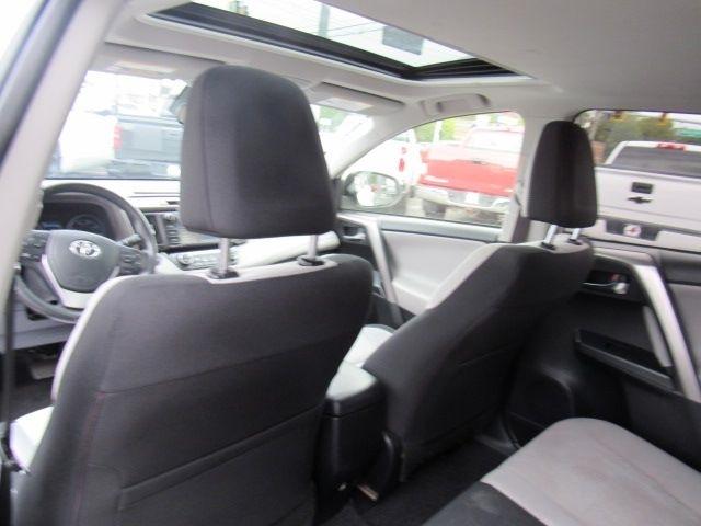 Toyota RAV4 XLE FWD 2018