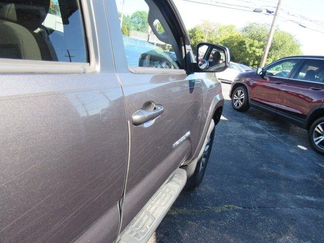 Toyota Tacoma SR5 Double Cab Long Bed V6 6AT 4WD 2017