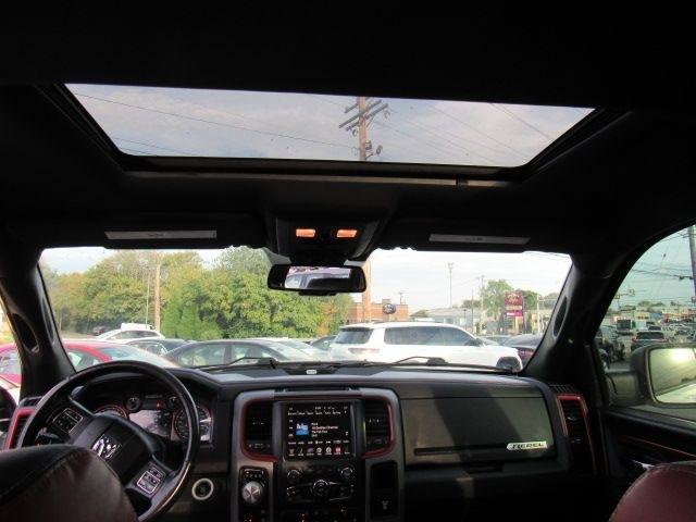 RAM 1500 Rebel Crew Cab SWB 4WD 2016