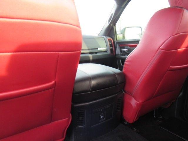 RAM 1500 Rebel Crew Cab SWB 4WD 2016