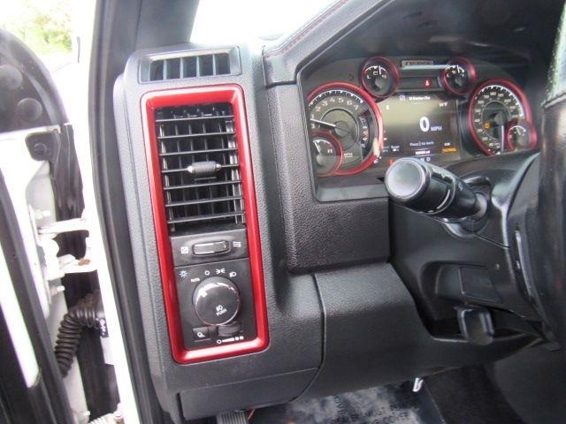 RAM 1500 Rebel Crew Cab SWB 4WD 2016