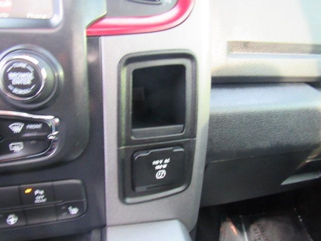RAM 1500 Rebel Crew Cab SWB 4WD 2016