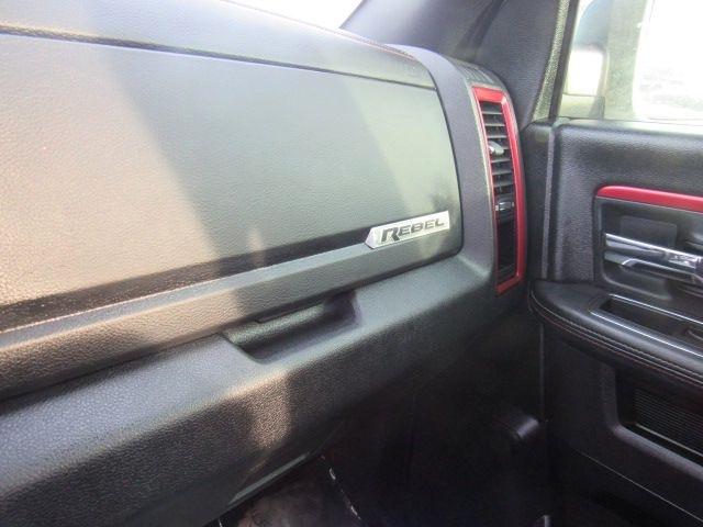 RAM 1500 Rebel Crew Cab SWB 4WD 2016
