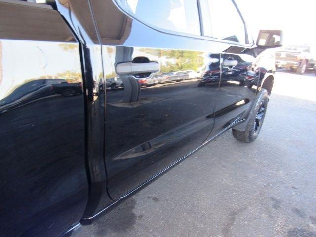Chevrolet Silverado 1500 Custom Trail Boss Crew Cab Short Box 4WD 2021