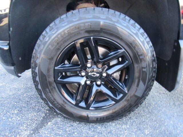 Chevrolet Silverado 1500 Custom Trail Boss Crew Cab Long Box 4WD 2020