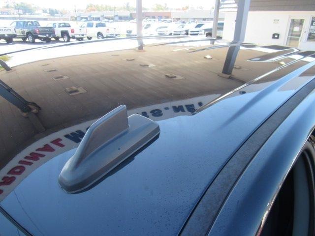 Chevrolet Silverado 1500 Custom Trail Boss Crew Cab Long Box 4WD 2020