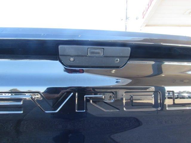 Chevrolet Silverado 1500 Custom Trail Boss Crew Cab Long Box 4WD 2020