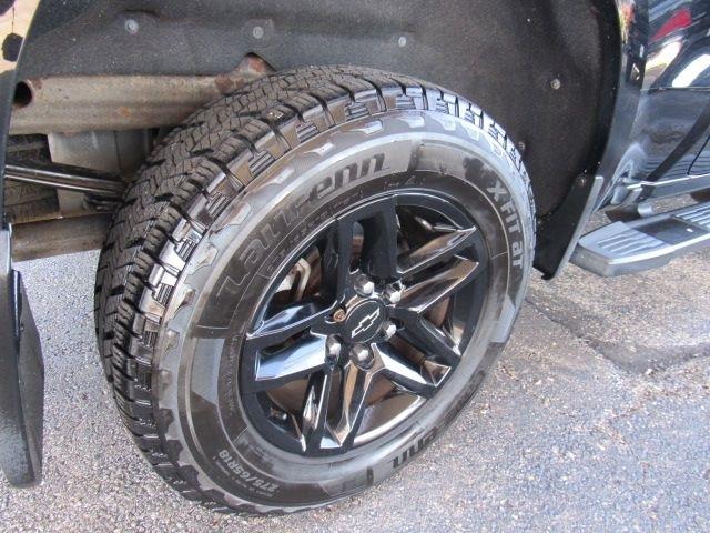 Chevrolet Silverado 1500 Custom Trail Boss Crew Cab Long Box 4WD 2020