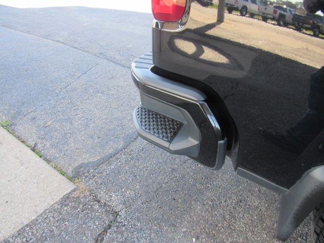 Chevrolet Silverado 1500 Custom Trail Boss Crew Cab Long Box 4WD 2020