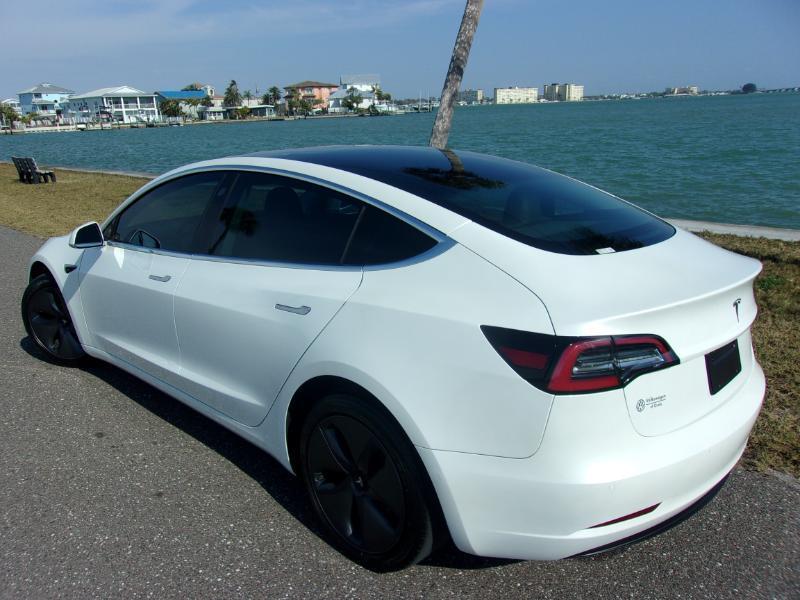 Tesla Model 3 Standard Range Plus 2020