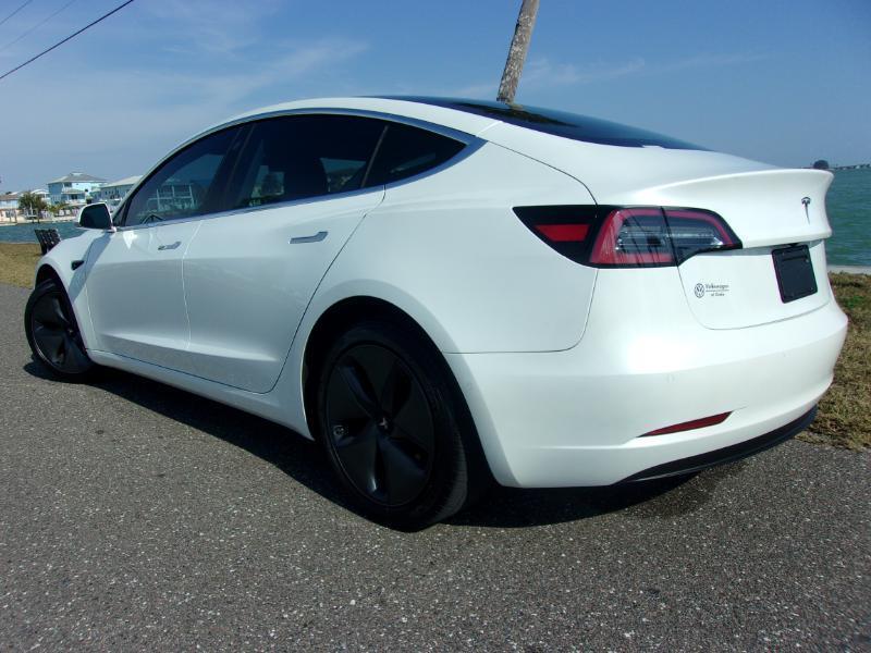 Tesla Model 3 Standard Range Plus 2020