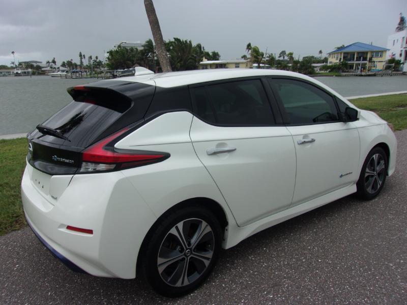 Nissan Leaf SV 2020